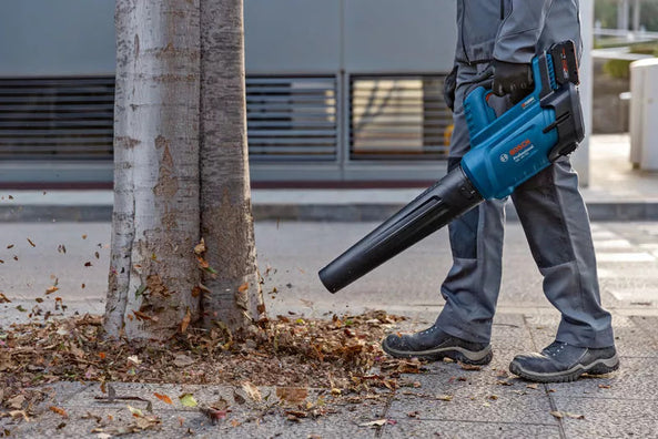 Bosch GBL 18V-750 Professional Cordless Brushless Leaf Blower, BITURBO 18V (Bare Tool Only)