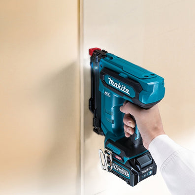 Makita ST001GZ Cordless Brushless  4mm- NaIler / Stapler 40Vmax XGT™ Li-ion (Bare Tool Ony)