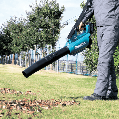 Makita UB001GM201 Cordless Brushless Blower 15.8 m³/min (554 CFM) 40Vmax XGT Li-Ion (Kit Set)