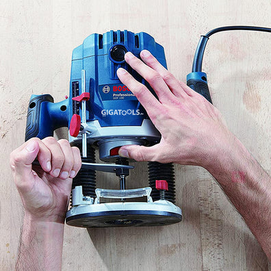 Bosch GOF 130 Variable Speed Plunge Router 1/4