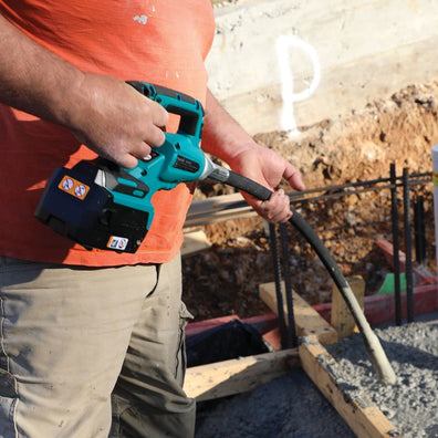 Makita VR004GZ Brushless Cordless Concrete Vibrator 1,200mm (38mm dia.) 40Vmax XGT™ Li-ion (Bare Tool Only)