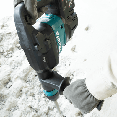 Makita HM001GM202 Cordless Brushless Demolition Hammer 18mm (11/16″) SDS-MAX Shank 40Vmax XGT® Li-Ion (Kit Set)