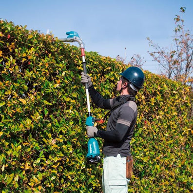 Makita DUN500WZ Cordless Brushless Pole Hedge Trimmer 500mm (19-3/4″) 18V LXT® Li-Ion (Bare Tool Only)